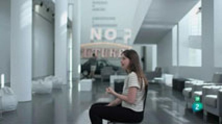 Página Dos - La poeta y periodista Luna Miguel