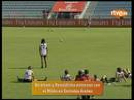  - Beckham y 'Dinho' entrenan juntos