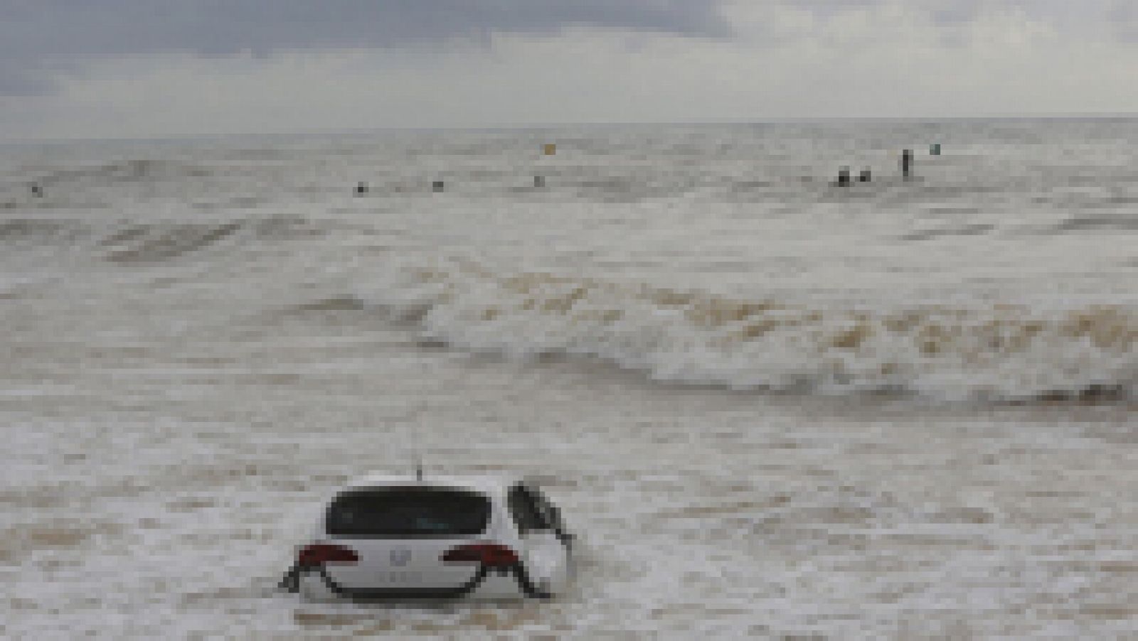 Telediario 1: Muere un hombre que fue arrastrado por el agua en Vilassar de Mar | RTVE Play