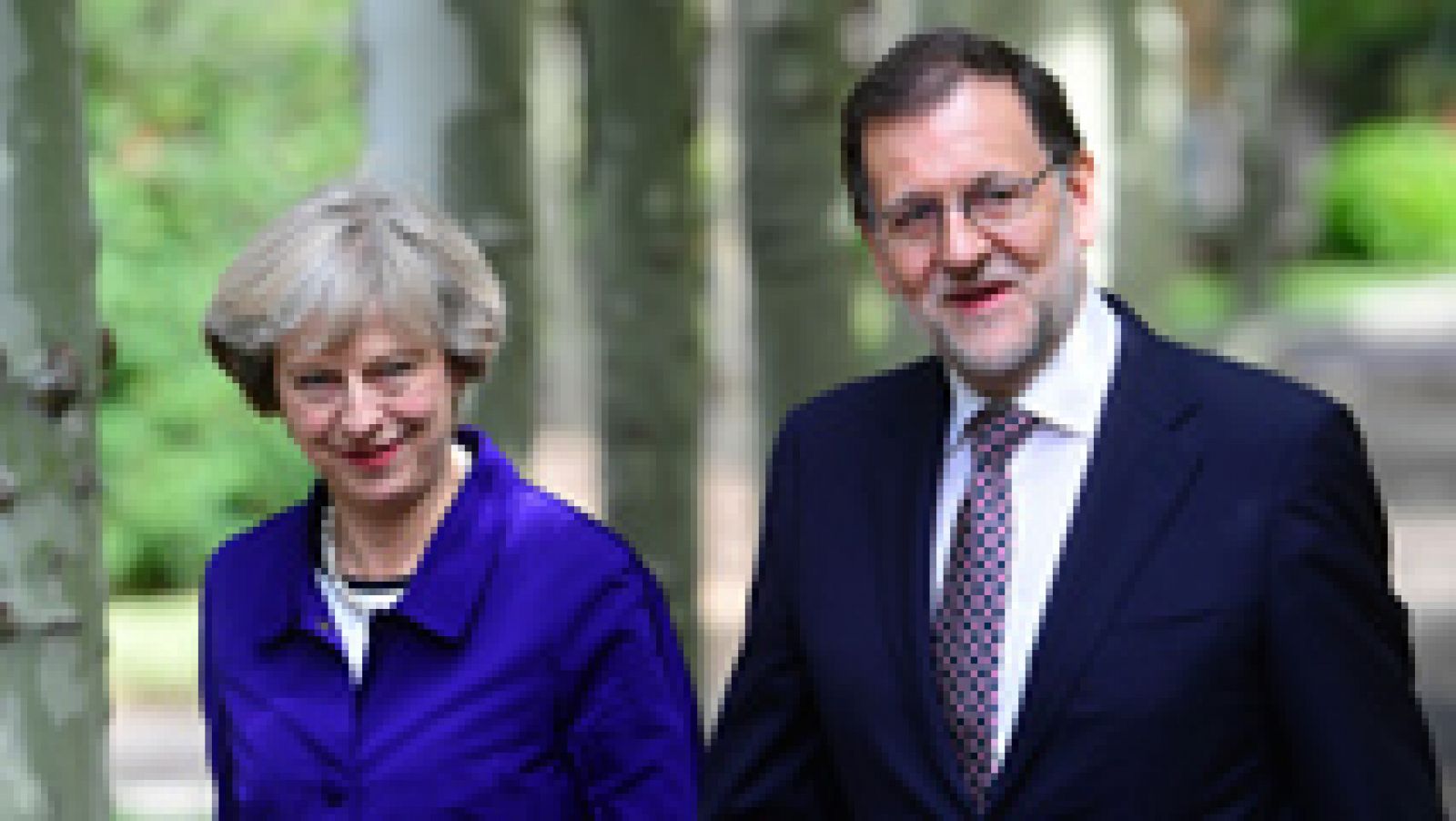 Telediario 1: Rajoy y May analizan el 'Brexit' en una agenda en la que no estaba Gibraltar | RTVE Play