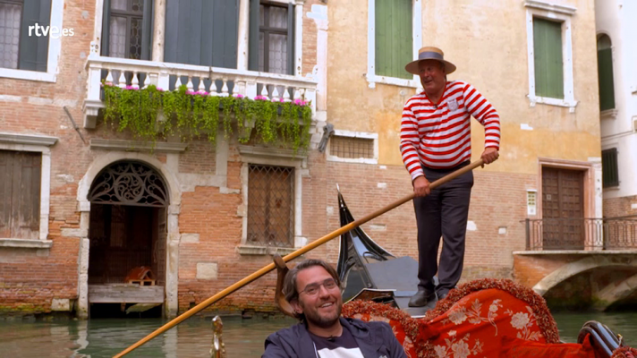 Destinos de película en Venecia. Màxim en góndola