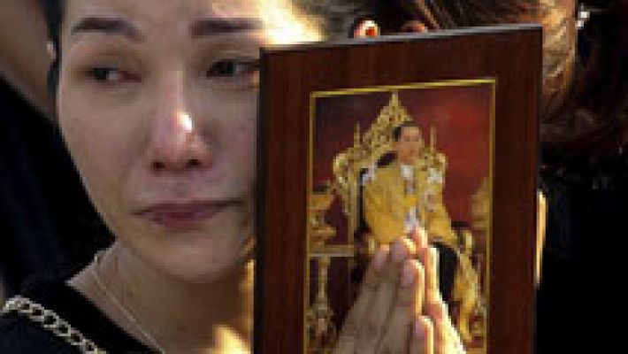 Tailandia rinde honras funébres a su rey