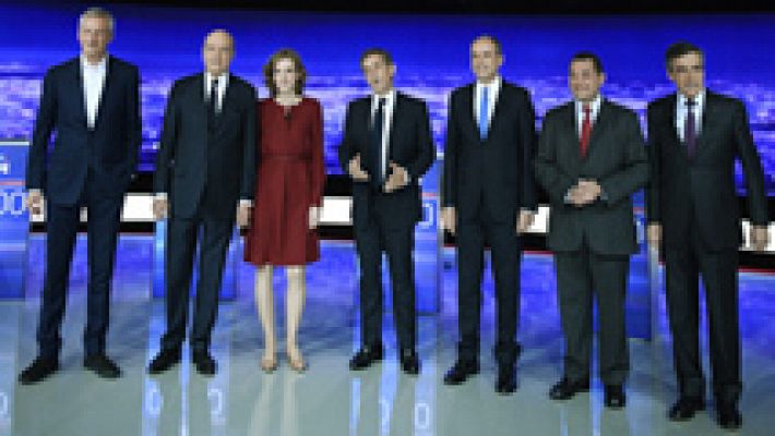 Telediario 1 - Sarkozy, blanco de las críticas de sus rivales en el primer debate de las primarias del centro-derecha
