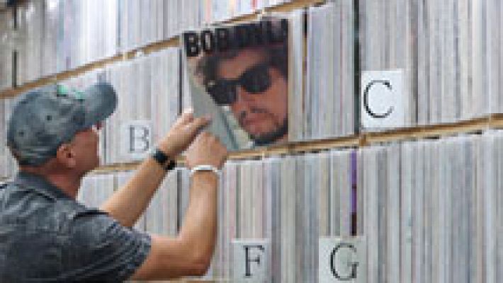 Telediario 1 - Controversia por el Premio Nobel de Literatura concedido a Bob Dylan