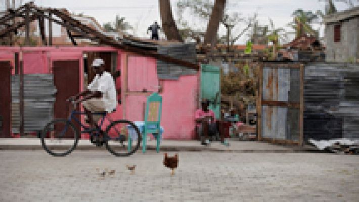 Haiti afronta los destrozos del huracán y el cólera sin apenas recursos ni ayuda
