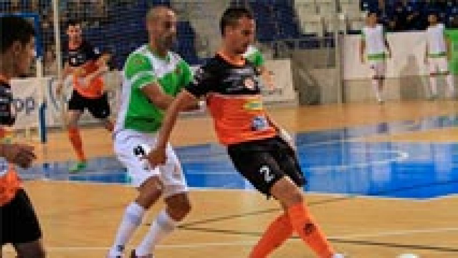 El Palau Municipal d¿Esportes de Son Moix presentó un gran ambiente para vivir el estreno en casa del Palma Futsal en la presente temporada y el equipo no defraudó. Los mallorquines se impusieron al Aspil Vidal Ribera Navarra por 6-1 y suman seis puntos de seis posibles en este arranque de la Primera División de la Liga Nacional de Fútbol Sala.