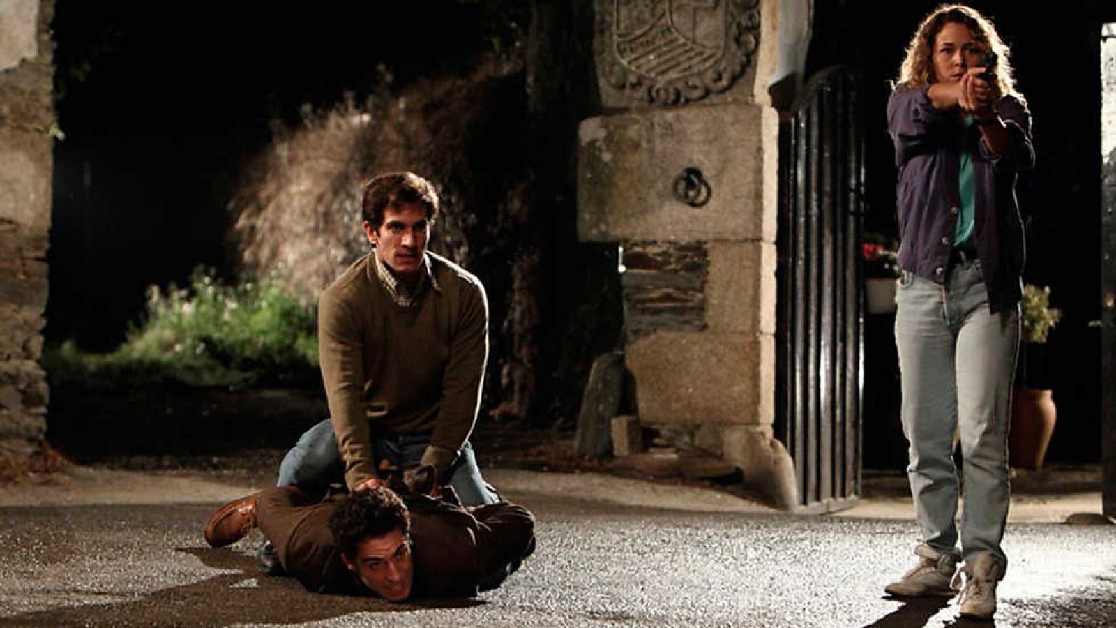 Versión española - Versión española - Todo es silencio (Coloquio) - ver ahora