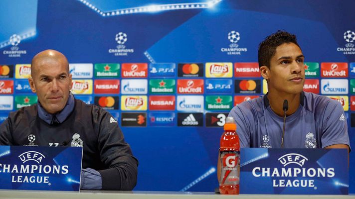 Telediario 1 - Zidane y Varane, incómodos con las críticas de Hollande a Benzema