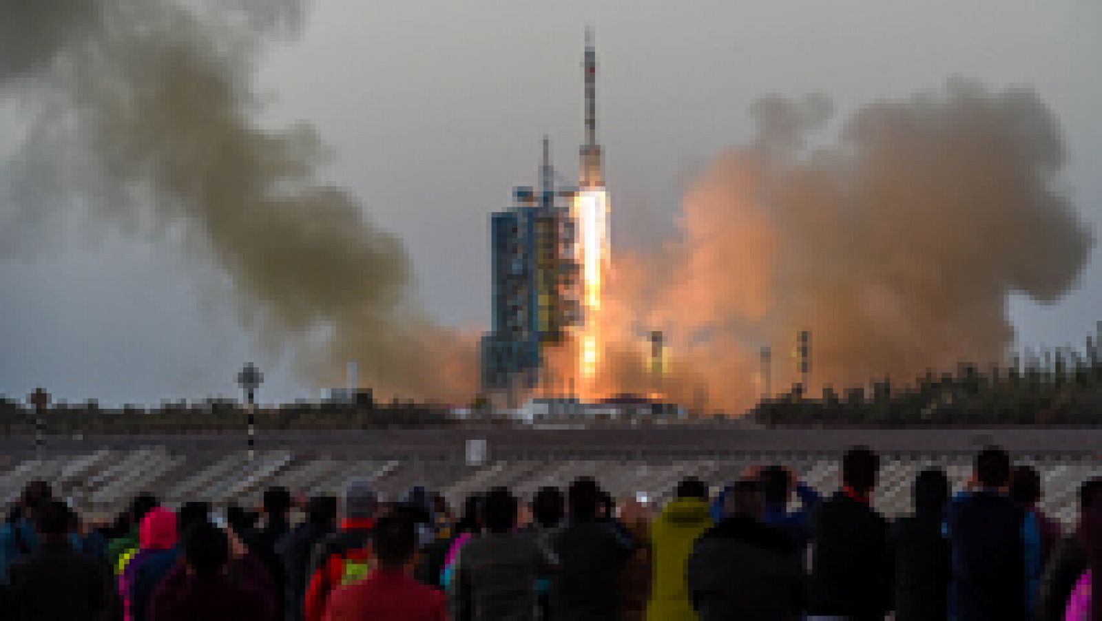 Telediario 1: "Shenzhou XI", la sexta misión espacial tripulada de China, despega con éxito | RTVE Play