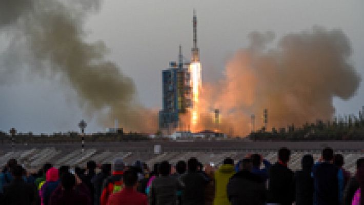 "Shenzhou XI", la sexta misión espacial tripulada de China, despega con éxito