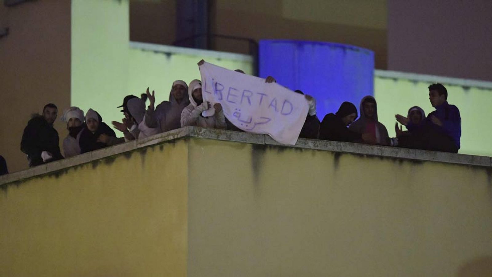 Finaliza el motín de medio centenar de inmigrantes en un Centro de Internamiento de Extranjeros en Madrid