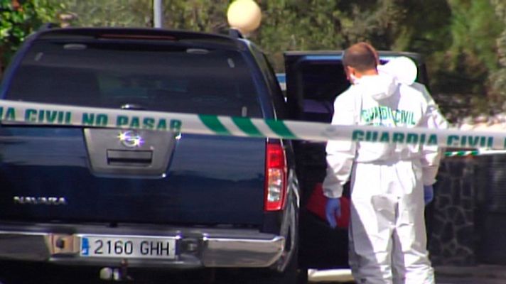 Telediario 1 - El presunto asesino de la familia brasileña se entrega a las autoridades españolas