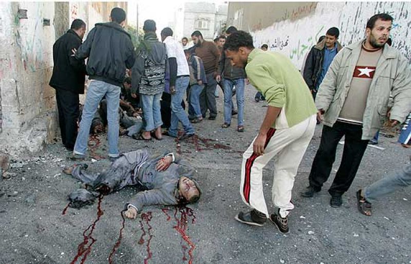  Más de 40 muertos en el bombardeo de una escuela en Gaza