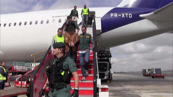 Telediario 1 - El presunto asesino de Pioz se entrega para ser juzgado en España