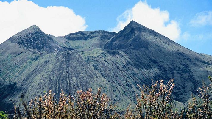 Las islas más salvajes de Indonesia: Nación de volcanes