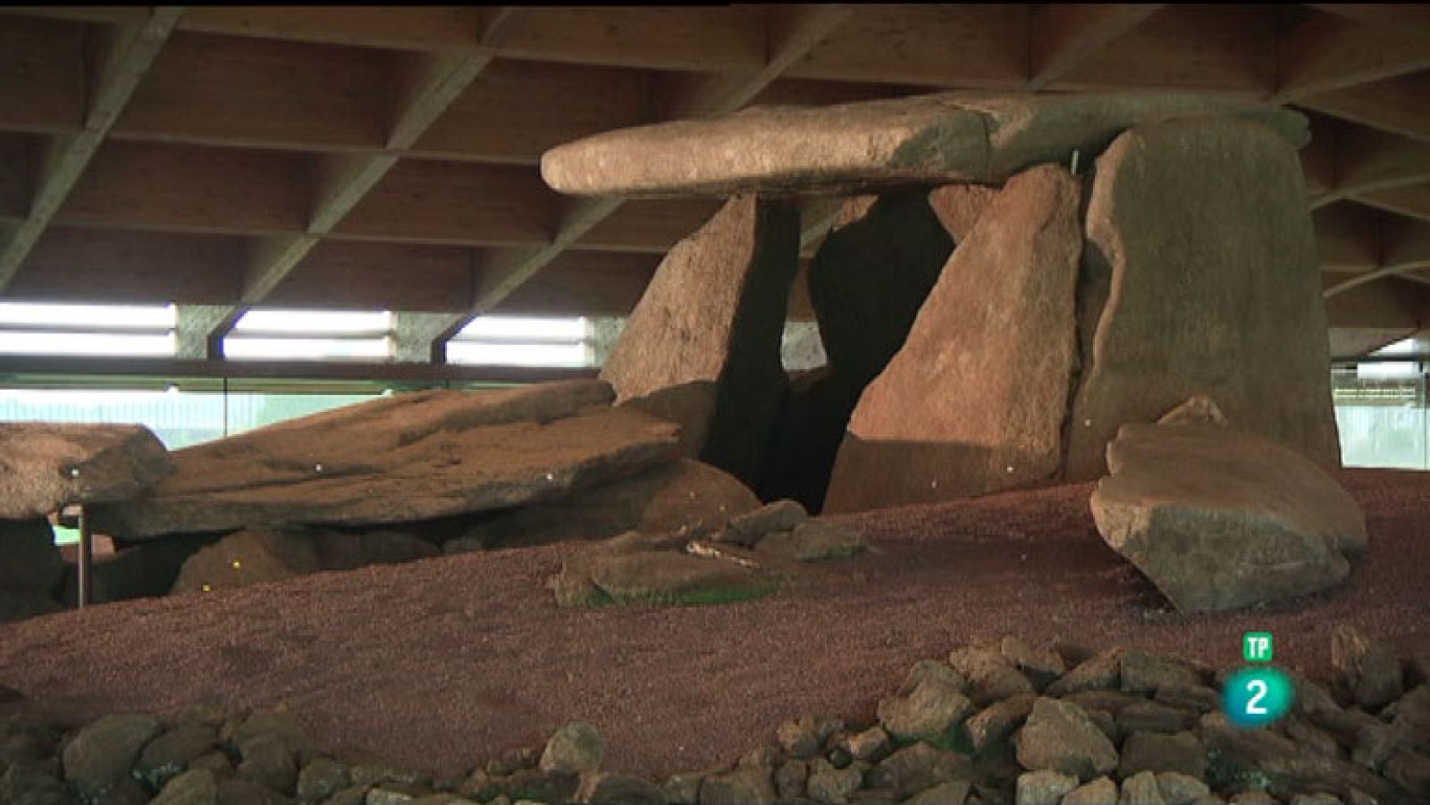  La Aventura del Saber. TVE. Serie 'El túnel del tiempo'. El Dolmen de Dombate