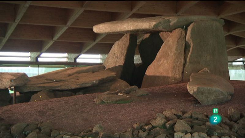  La Aventura del Saber. TVE. Serie 'El túnel del tiempo'. El Dolmen de Dombate
