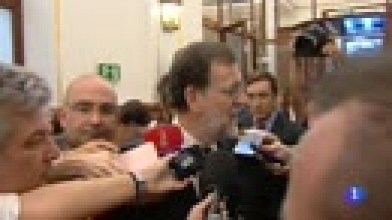 Rajoy expresa su "solidaridad plena" a Felipe González por "no poder hablar"
