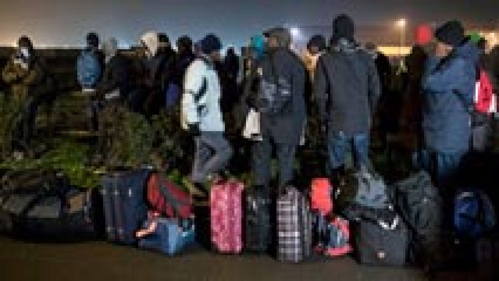 Crisis de los refugiados - La Policía francesa comienza a desalojar el campamento de migrantes de Calais