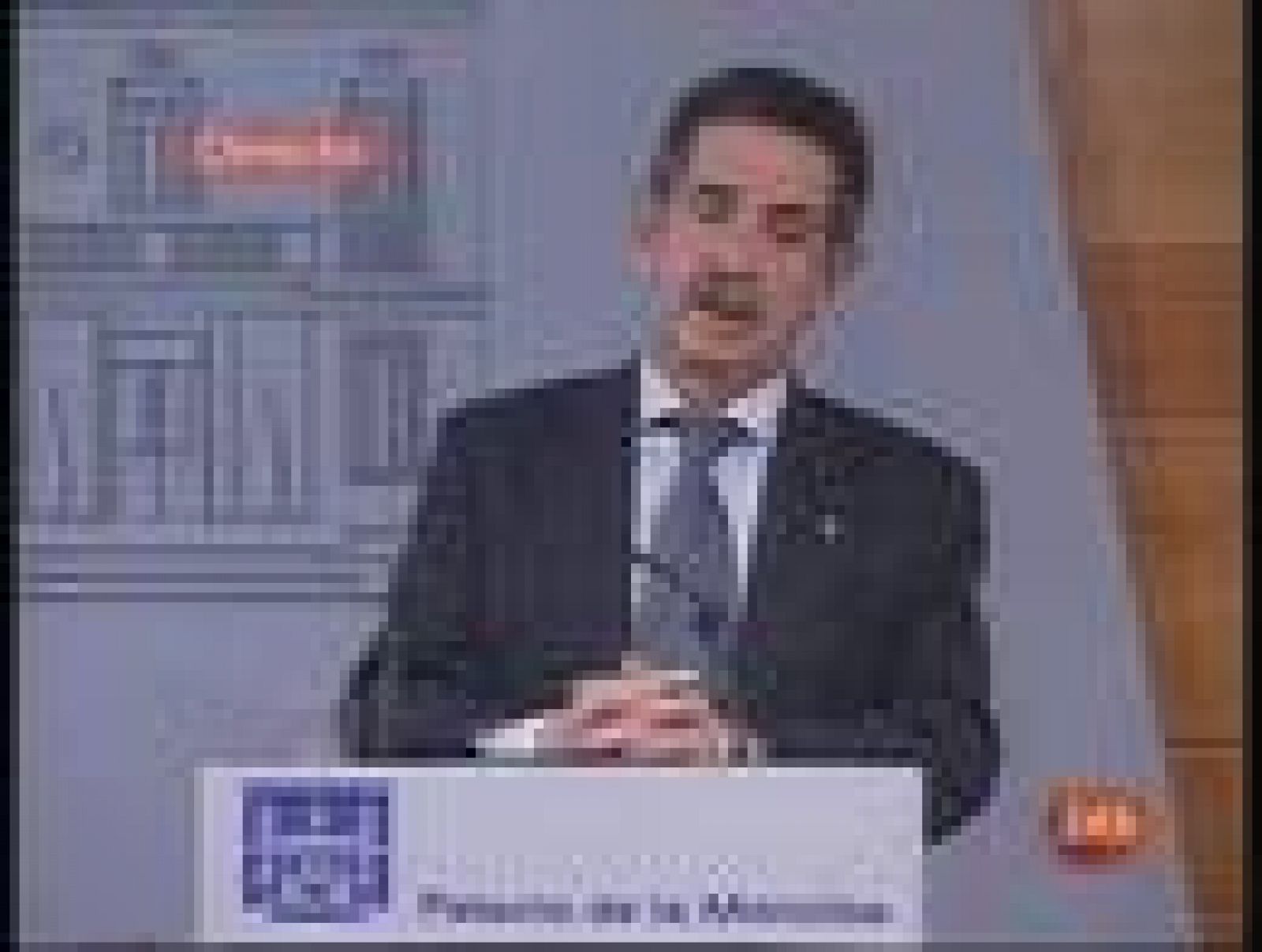 Zapatero garantiza a Revilla que se ponderará la dispersión de la población | Ver