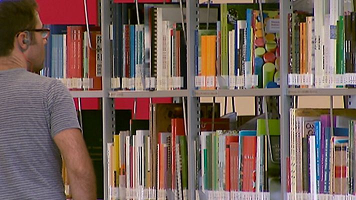 Telediario 1 - Celebración del día de las bibliotecas con actividades y talleres por toda España