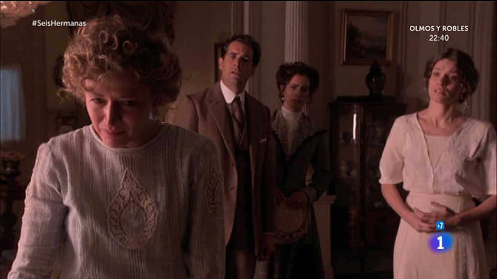 Las Silva reciben la noticia de la delicada operación de Adela