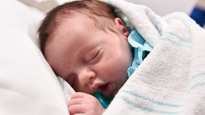 Telediario 1 - Nacer dos veces para sobrevivir a un tumor