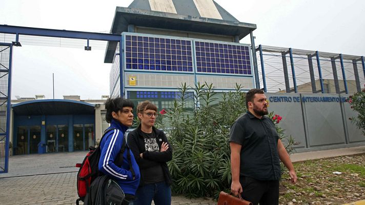 Telediario 1 - Los internos del CIE de Barcelona abandonan la huelga de hambre iniciada el domingo