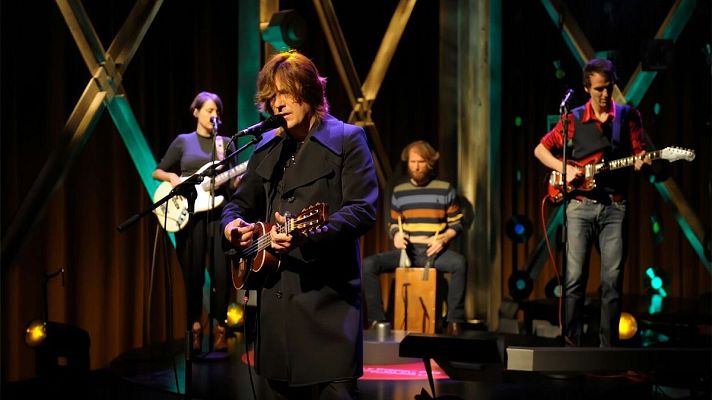 Cachitos de hierro y cromo - NACHO VEGAS - Manuela (Rockola, 2016)