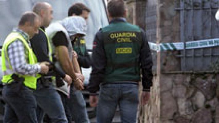 Telediario 1 - El asesino confeso de Pioz reconstruye el crimen en el chalet