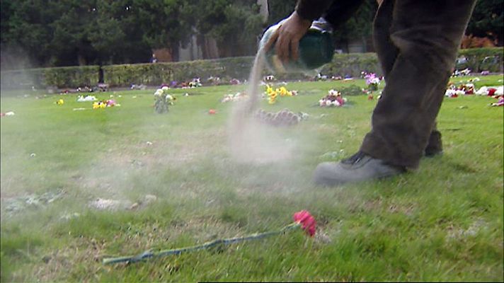 Telediario 1 - Las cenizas de los difuntos, un sinfín de posibilidades... y de negocios