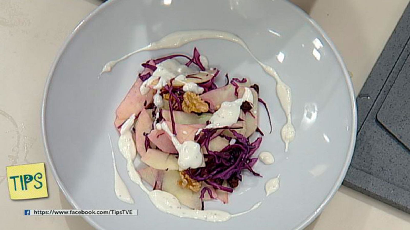 TIPS - Cocina - Ensalada de manzana, nueces y pasas