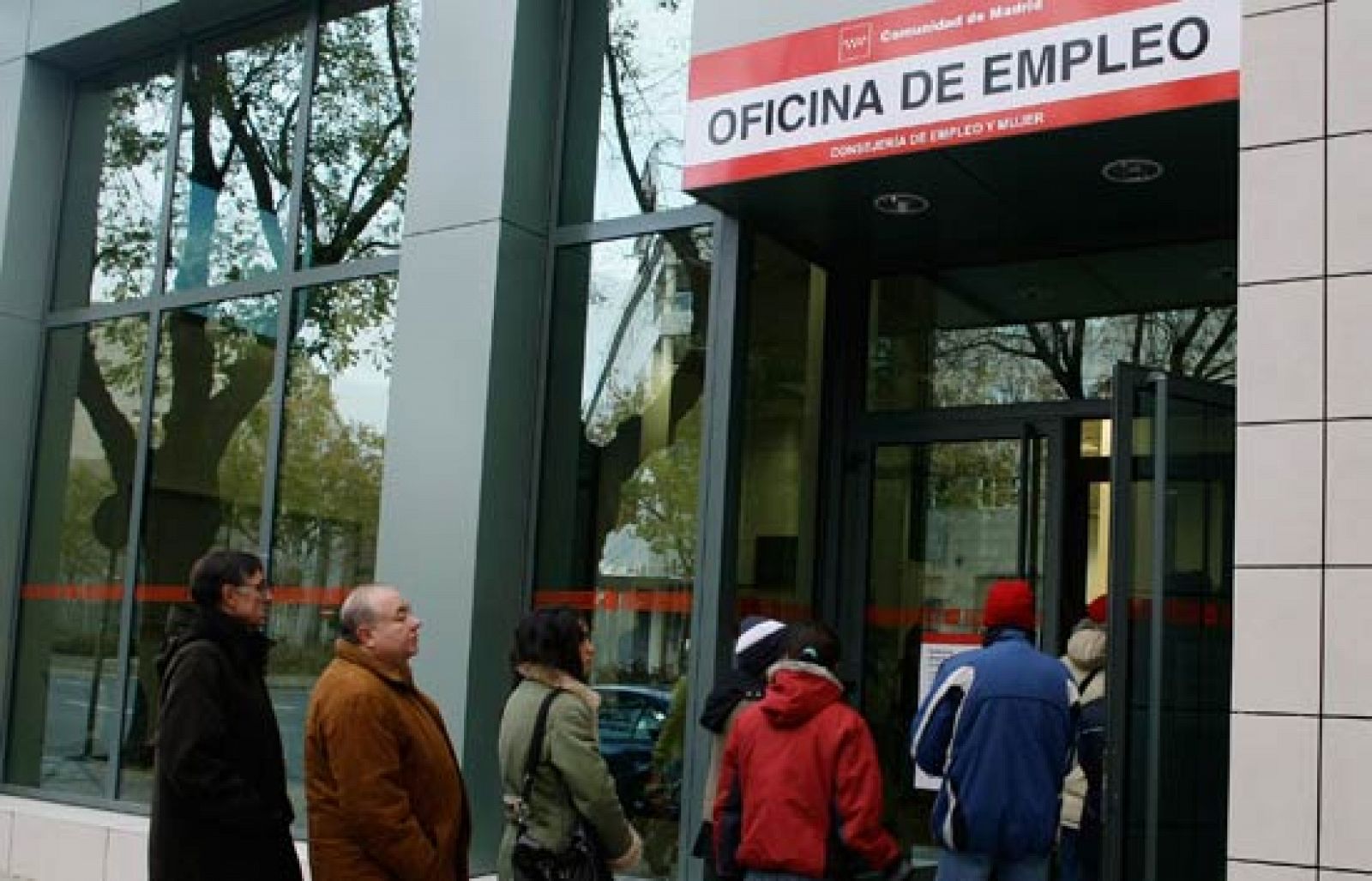 Desayunos - Más de tres millones de desempleados en España