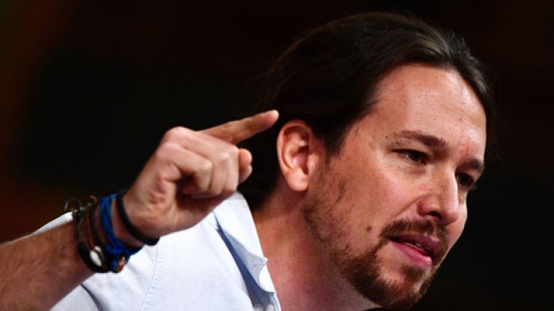 Iglesias acusa al PSOE de entregar el Gobierno a Rajoy en una "triple alianza" con PP y C's