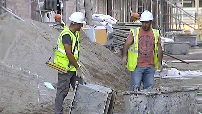 El n�mero de parados baj� en 253.900 personas en el tercer trimestre