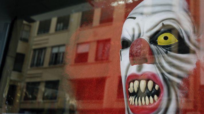 Telediario 1 - La policía quiere atajar la moda de los payasos diabólicos en Halloween