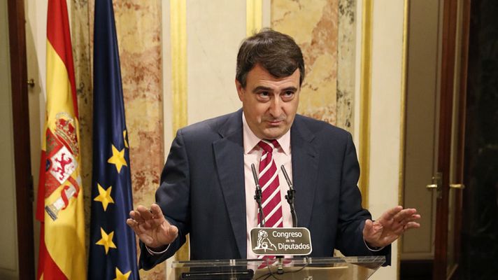 Esteban (PNV): "Mezclar el Gobierno de Euskadi con lo que pueda suceder aquí, no, no tenemos necesidad"