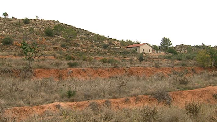 Telediario 1 - La Guardia Civil encuentra el cadáver de una joven en las inmediaciones de Chella, Valencia
