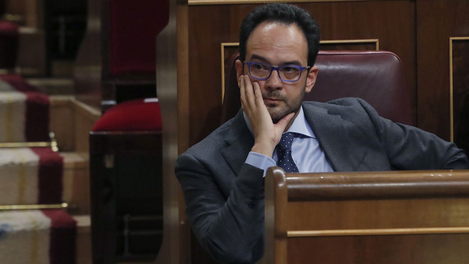 Debate de investidura: Hernando avisa a Rajoy de que estará "bajo estrecha vigilancia" del PSOE