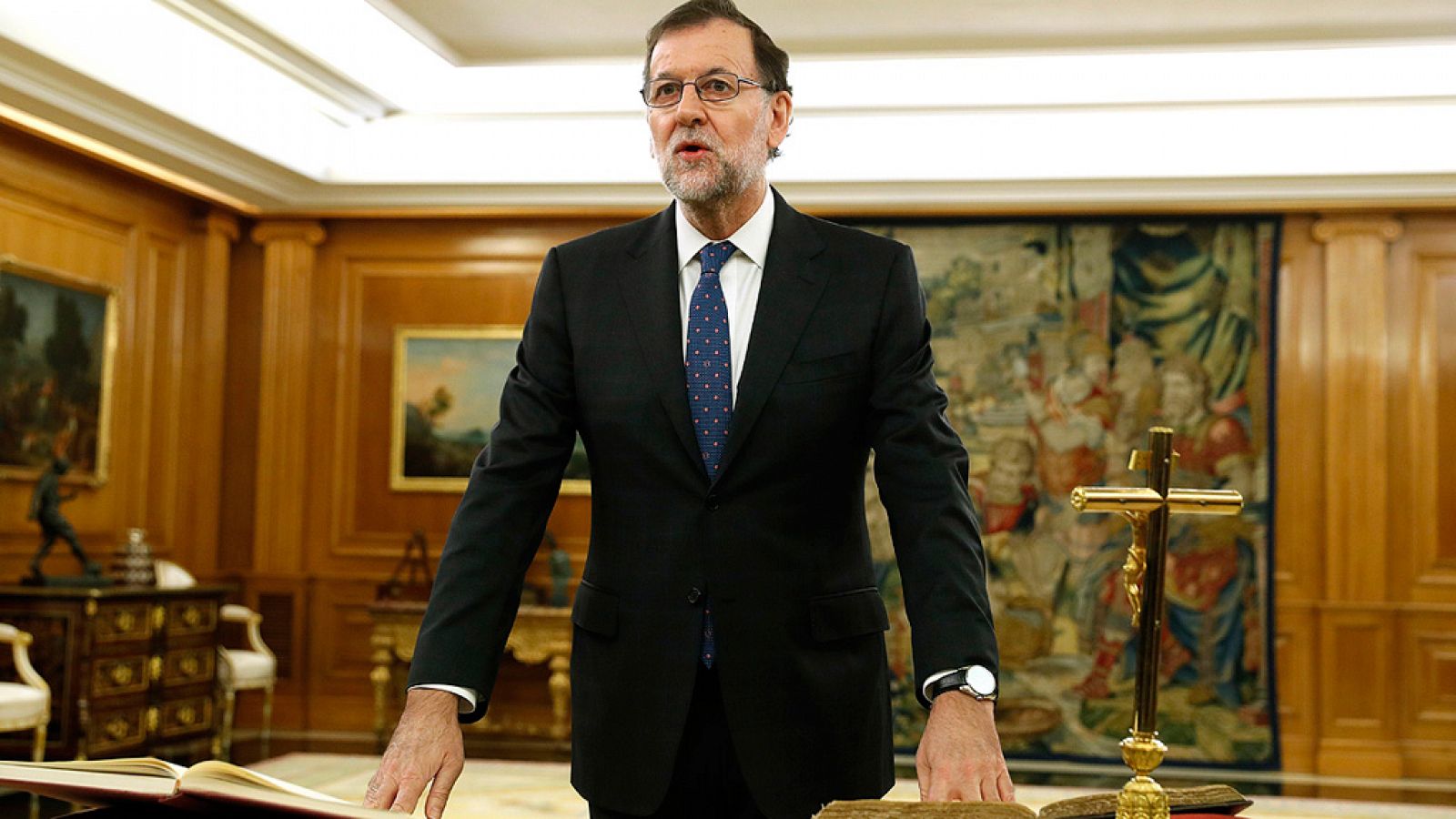 Rajoy jura ante el rey como nuevo presidente del Gobierno