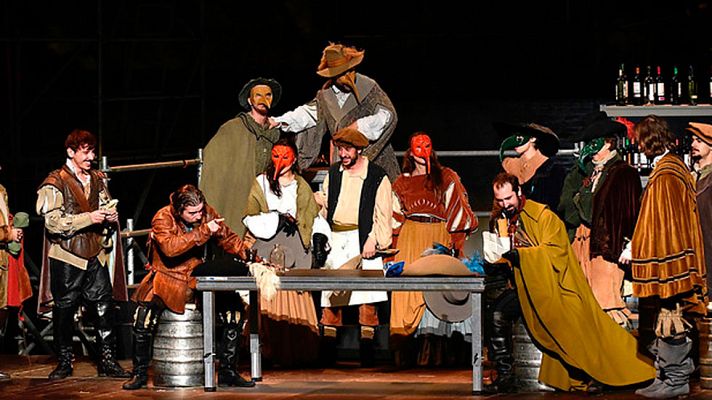 Telediario 1 - Amor y muerte vuelven a citarse en las celebraciones de Todos los santos porque su acto final se desarrolla en un cementerio