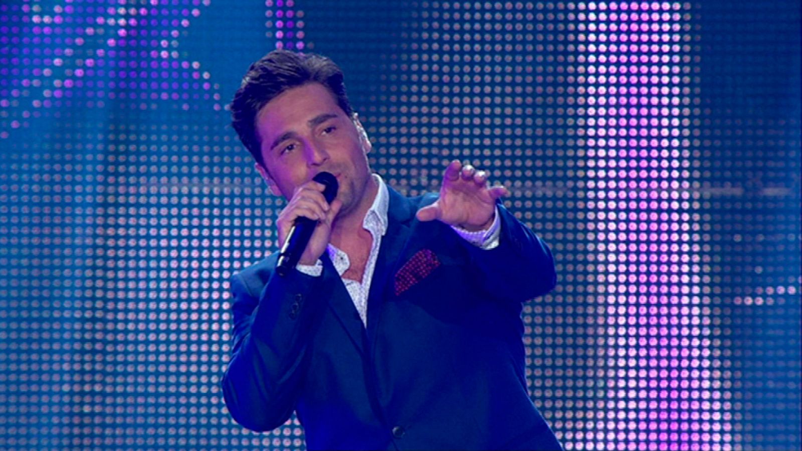 OT. El reencuentro - David Bustamante canta 'Además de ti' en el Concierto de OT