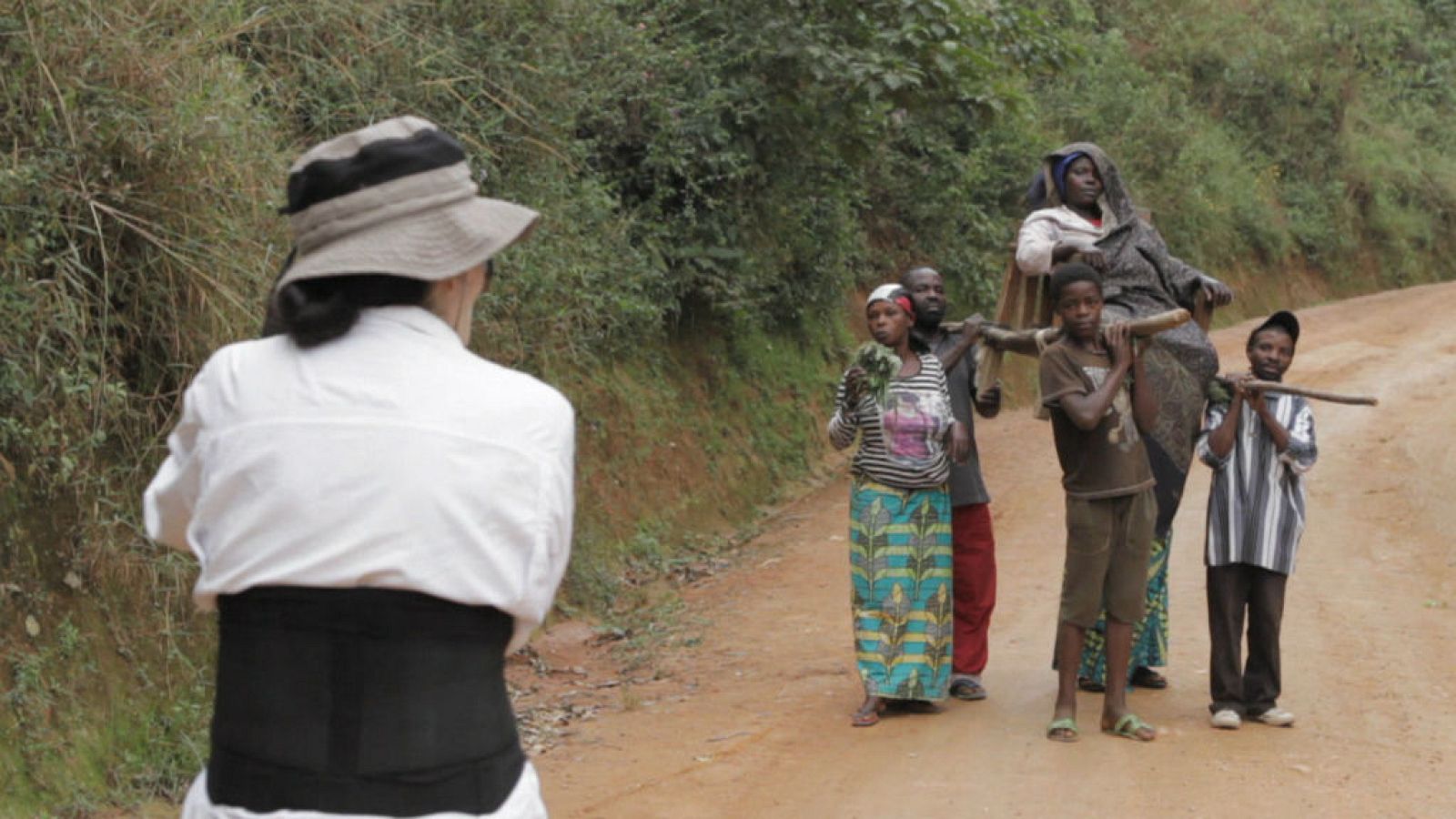 Imprescindibles - Angalía Mzungu ("mira al blanco"). Isabel Muñoz - ver ahora