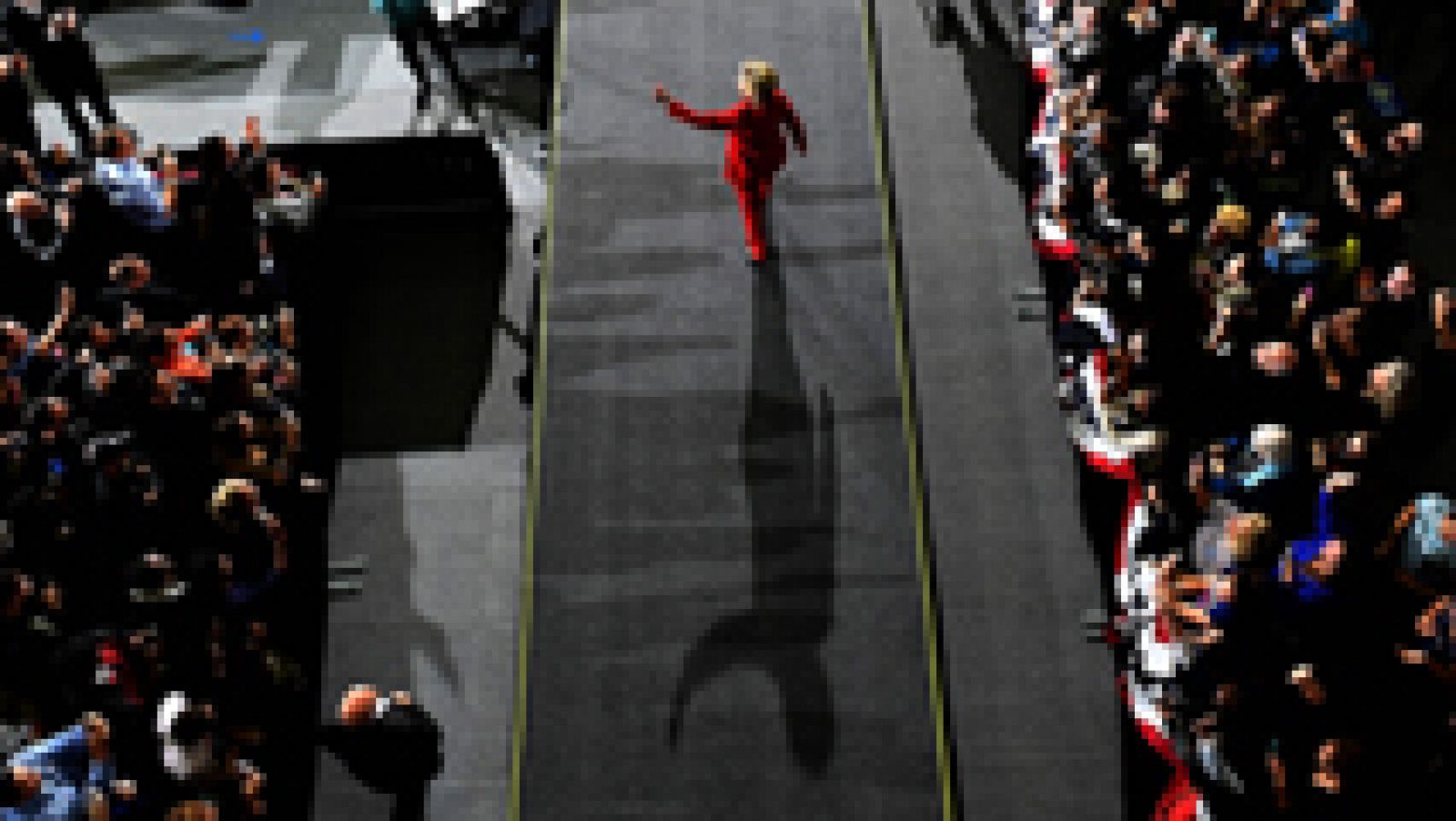 Telediario 1: El caso de los correos electrónicos persigue a Hillary Clinton hasta el último día | RTVE Play