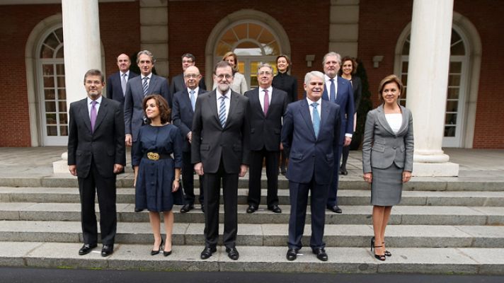 Los nuevos ministros del Gobierno de Mariano Rajoy juran su cargo ante el rey
