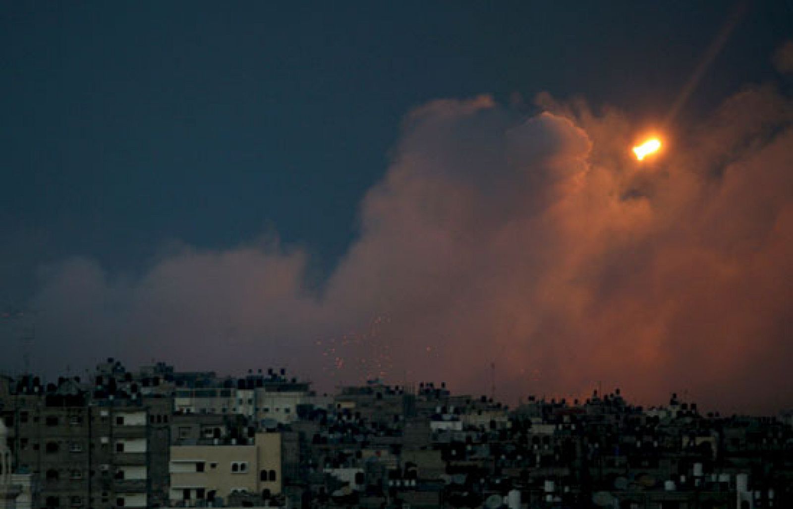 Se cumplen dos semanas de guerra en la franja de Gaza y la cifra de muertos se eleva a 800 | Ver