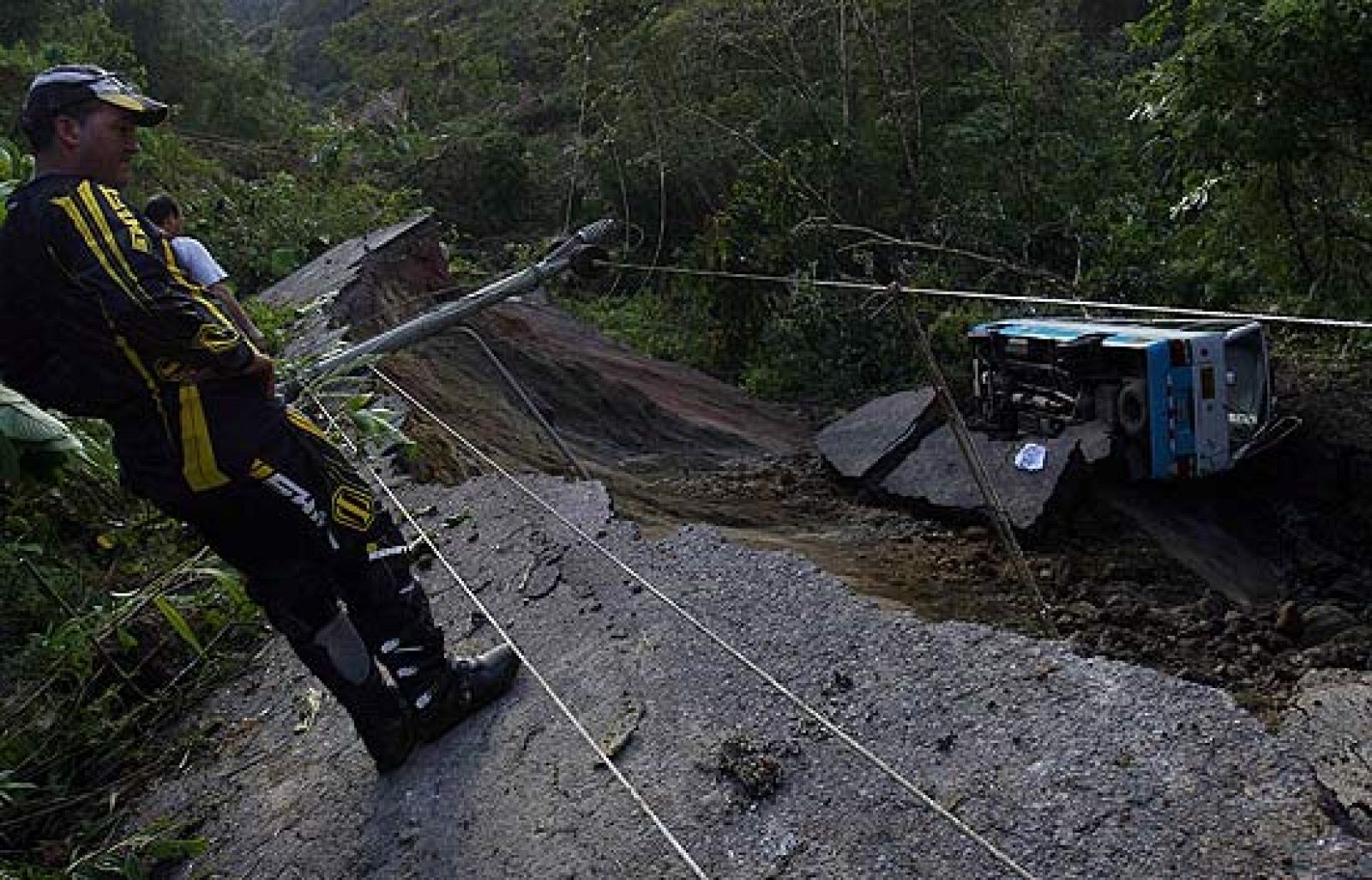 El número de fallecidos a causa del terremoto en Costa Rica aumenta a 15.