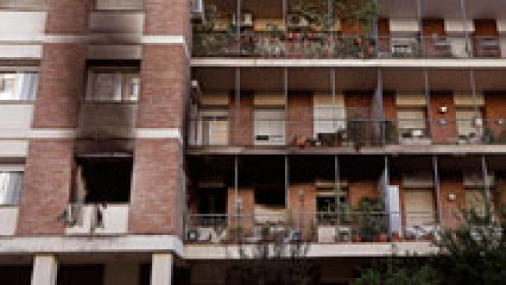 Mueren dos ancianas en el incendio de un bloque de pisos de Sevilla
