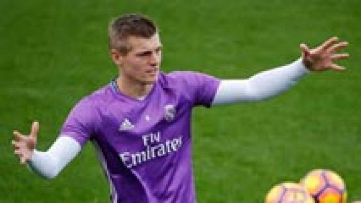 Telediario 1 - Kroos se fractura un dedo del pie derecho y estará K.O. cerca de dos meses
