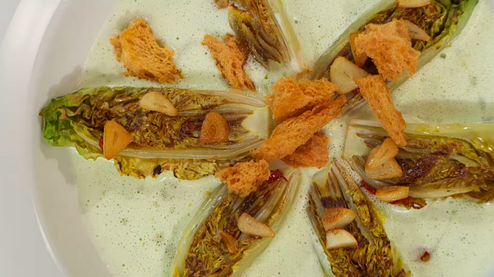 RTVE Cocina - Receta de sopa de cebolla y lechuga